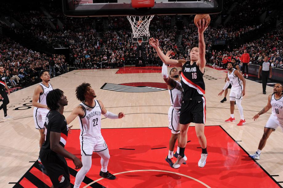 九游体育-杨瀚森4+3卡马拉9记三分35分 开拓者狂胜篮网